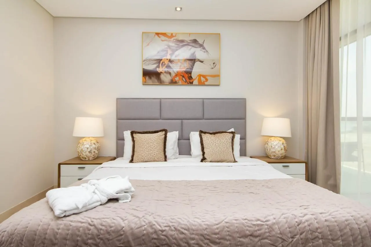 Bespoke Holiday Homes - Palm Jumeirah- 2 Bedroom Sea View With Pool & Beach Access, The 8 Dubai Apartment