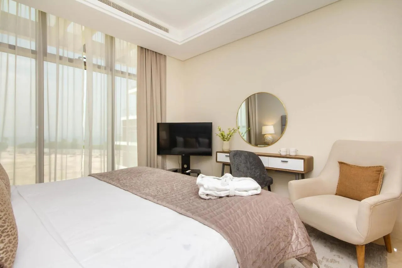Bespoke Holiday Homes - Palm Jumeirah- 2 Bedroom Sea View With Pool & Beach Access, The 8 Dubaï 0*,  Émirats arabes unis